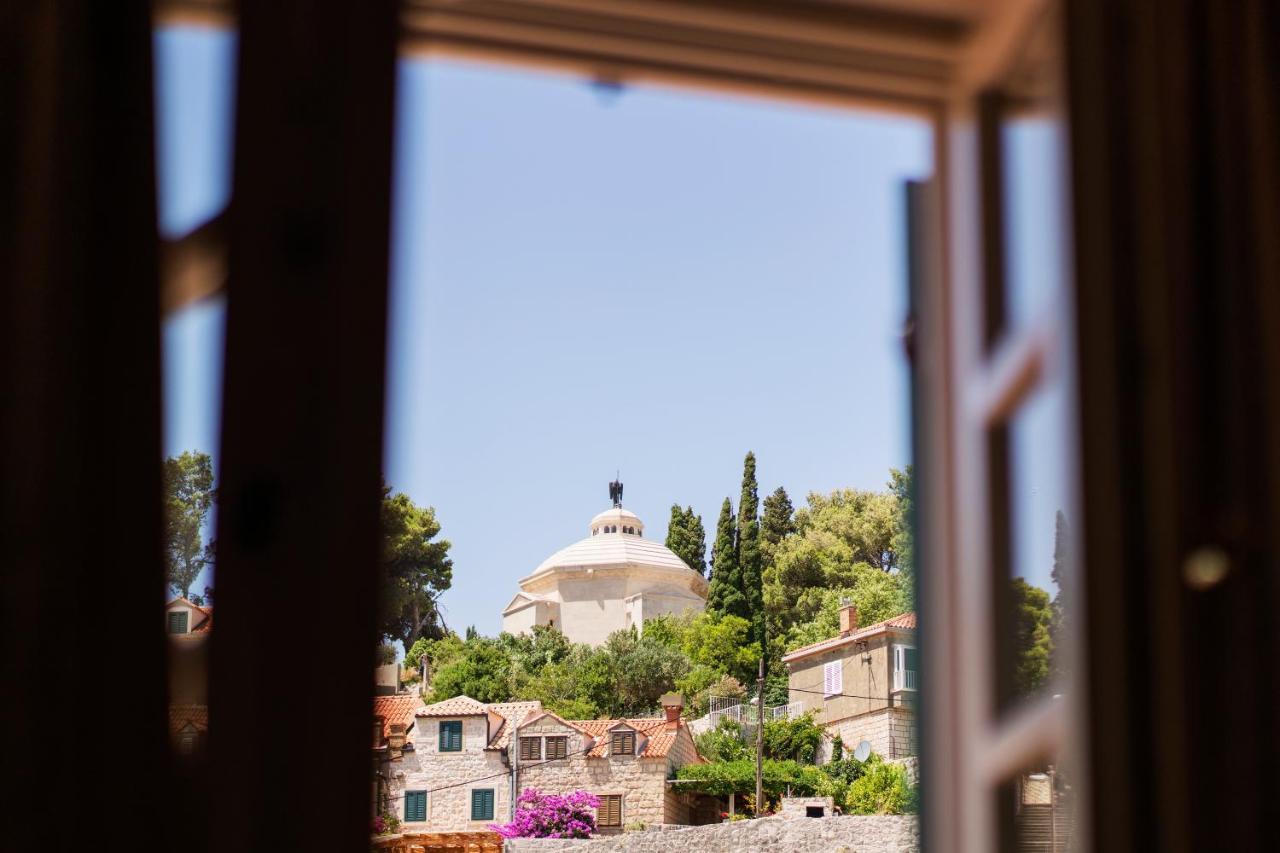 Supetar Hotel