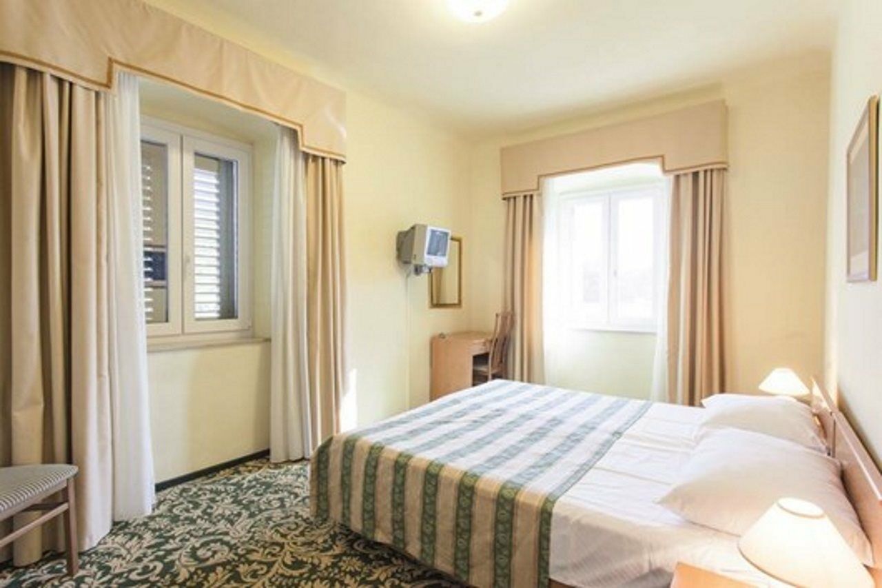 Supetar Hotel