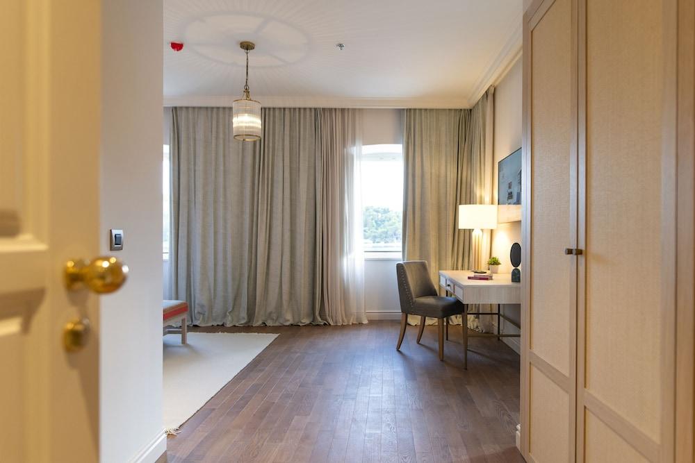 Hotelli Supetar 5*