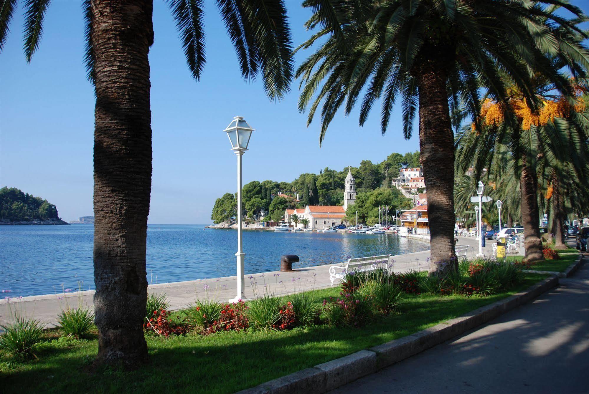 Supetar Hotelli 5*